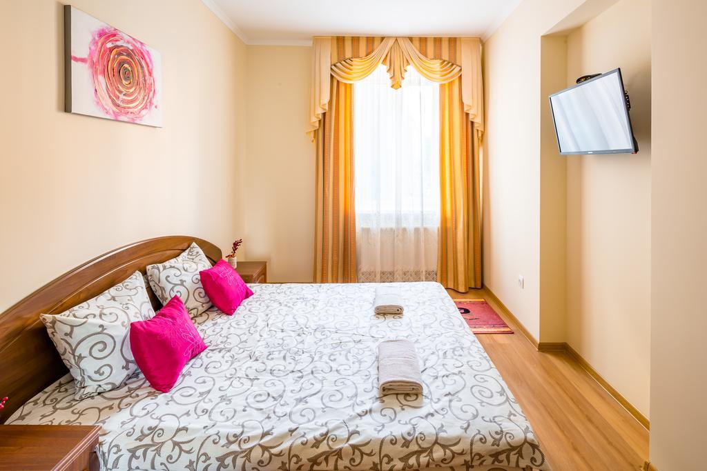 Apartment On Yana Zhizhky إلفيف المظهر الخارجي الصورة