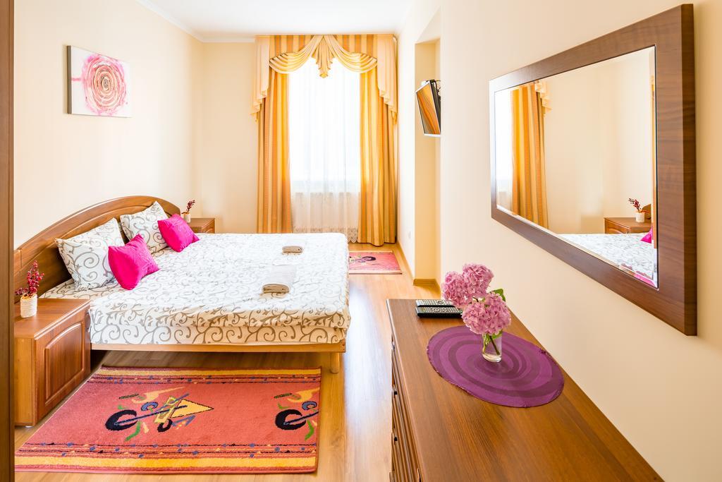 Apartment On Yana Zhizhky إلفيف المظهر الخارجي الصورة